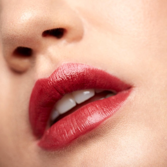 Laritzy Cosmetics Cream Lipstick in Crimson - Picture 4 of 7